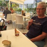 197 Nog even en laatste ijsje gegeten met een stukje brioche erbij
